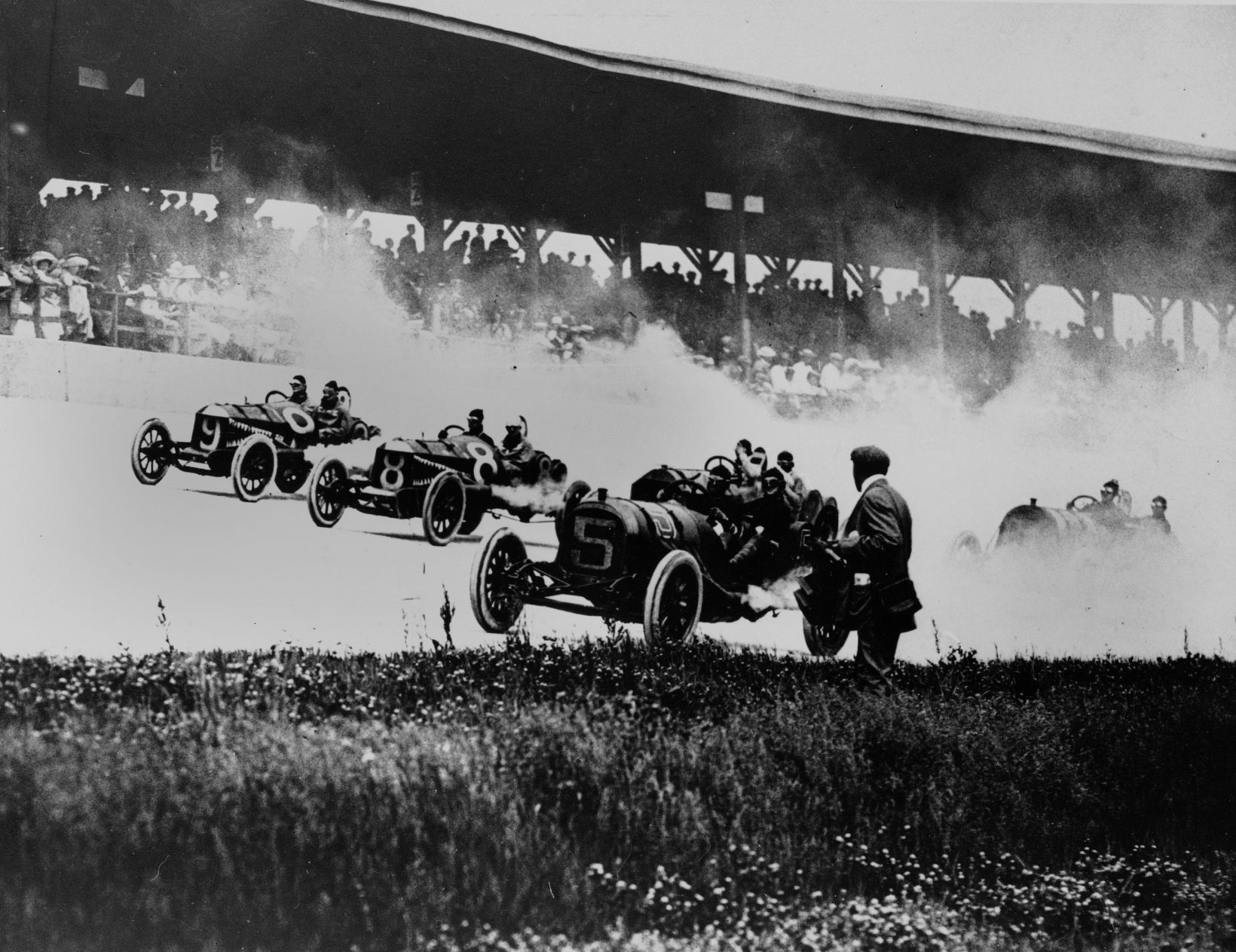 1909: Indianapolis Motor Speedway